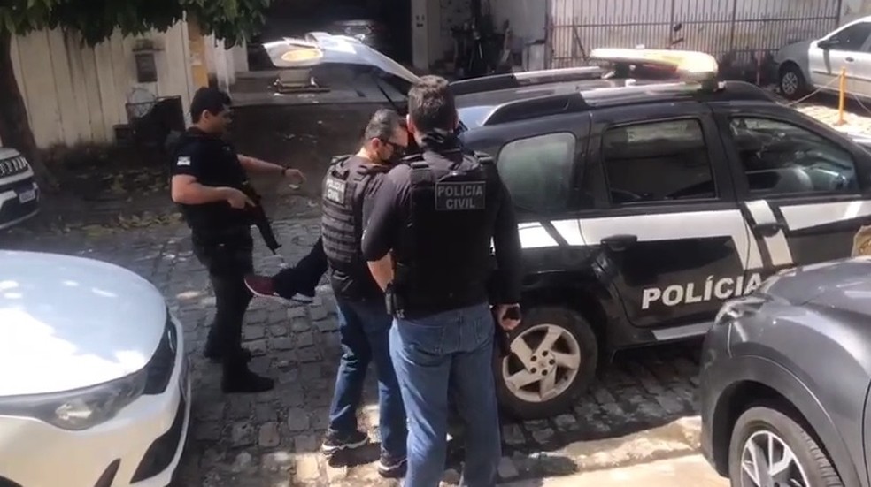 Homem é preso suspeito de estuprar enteada de 12 anos e agredir esposa que defendeu a filha — Foto: Divulgação/Polícia Civil