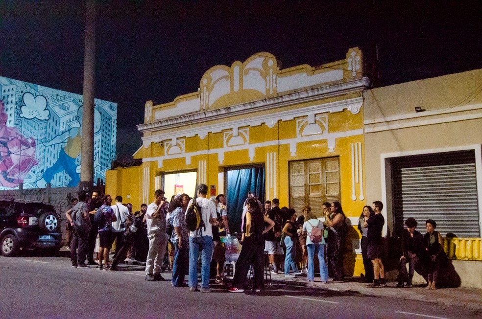 Cinemas de rua mantêm tradição cultural em Belo Horizonte
