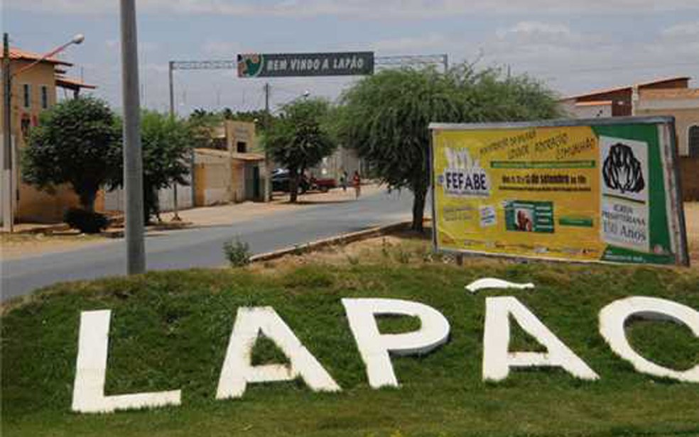 Entrada da cidade de Lapão, no norte da Bahia, onde criança de 10 anos morreu após motocicleta bater em carro — Foto: Divulgação/Prefeitura de Lapão