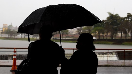 Chuva aumenta no Sudeste nesta quinta e Sul tem risco de tornado