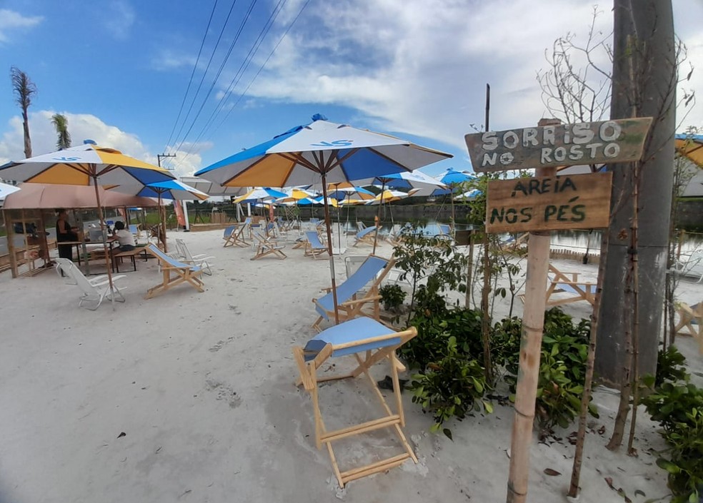 'Prainha de Paulista', às margens do Rio Pinheiros, em São Paulo, completamente vazia na tarde de sexta-feira (8). — Foto: Rodrigo Rodrigues/g1