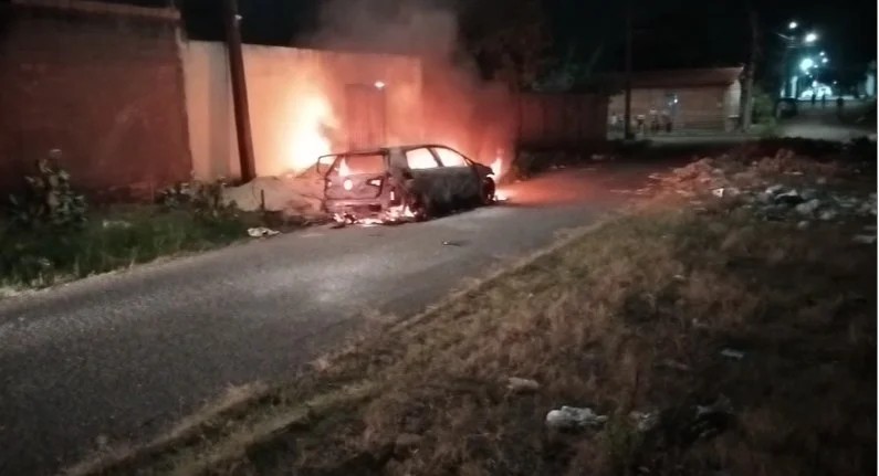 Homem é morto a tiros em frente à casa da companheira e tem carro incendiado na Zona Norte de Teresina