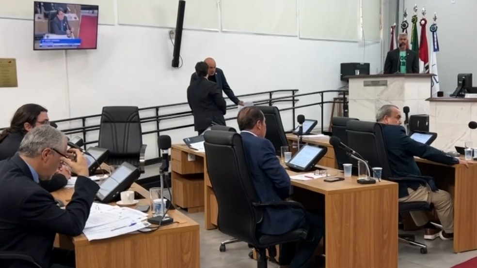 Pedido de impeachment contra vice-prefeito indiciado por injúria racial é barrado na Câmara em Rio Preto (SP) — Foto: Reprodução/TV TEM