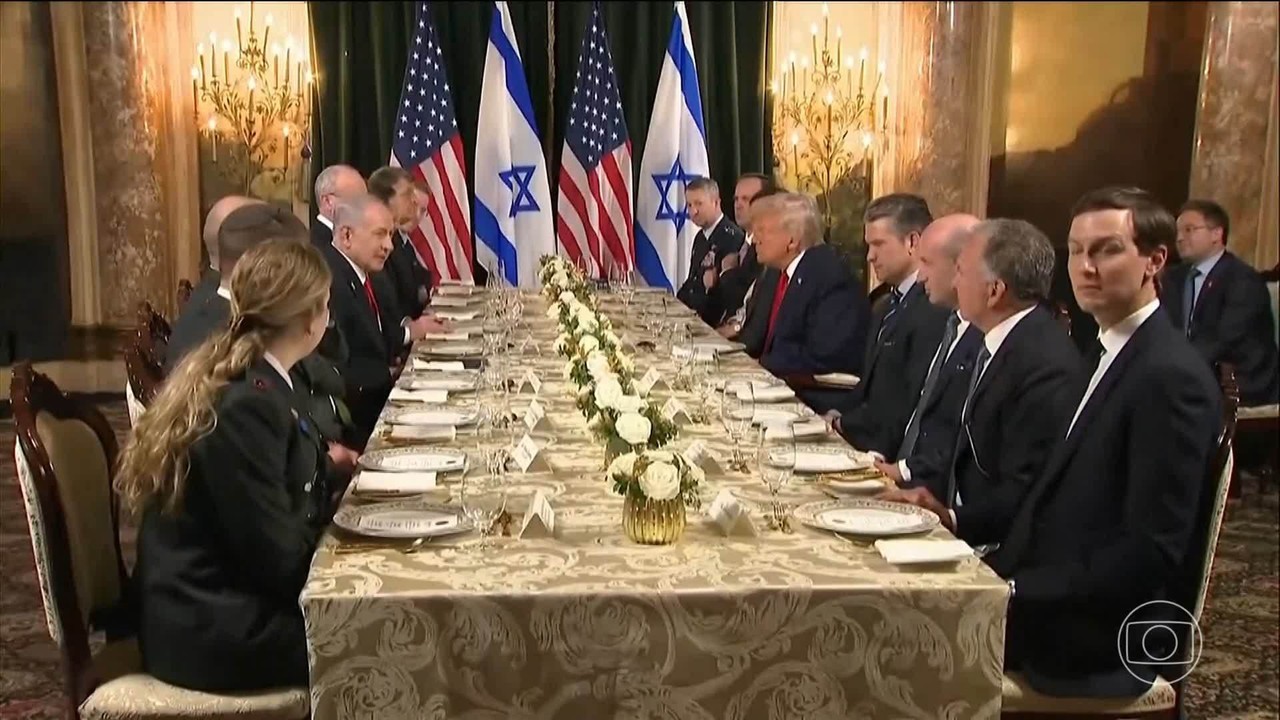 Trump fala em perdão a Netanyahu, ameaça Irã e recebe maior prêmio de Israel