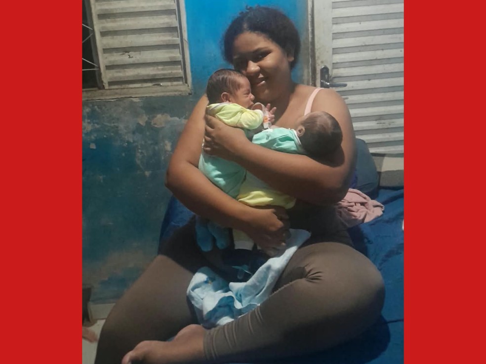 Família aguarda definições do TFD e há um impasse porque Arthur tem um irmão gêmeo e ambos ainda são amamentados — Foto: Arquivo pessoal