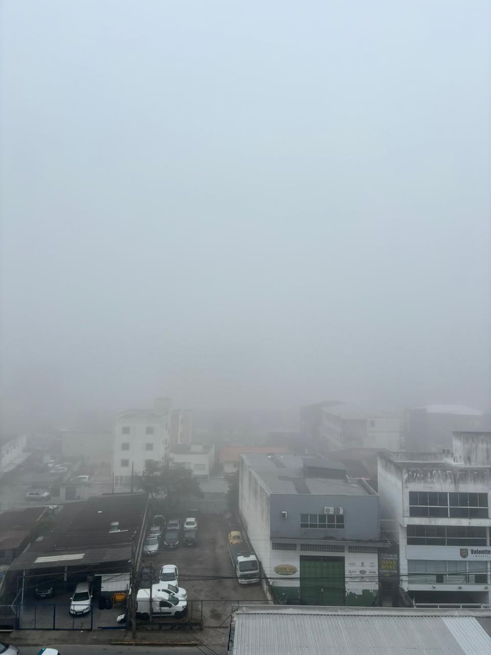 Nevoeiro 'engole' cidades de SC, cancela voos e fecha aeroportos; FOTOS