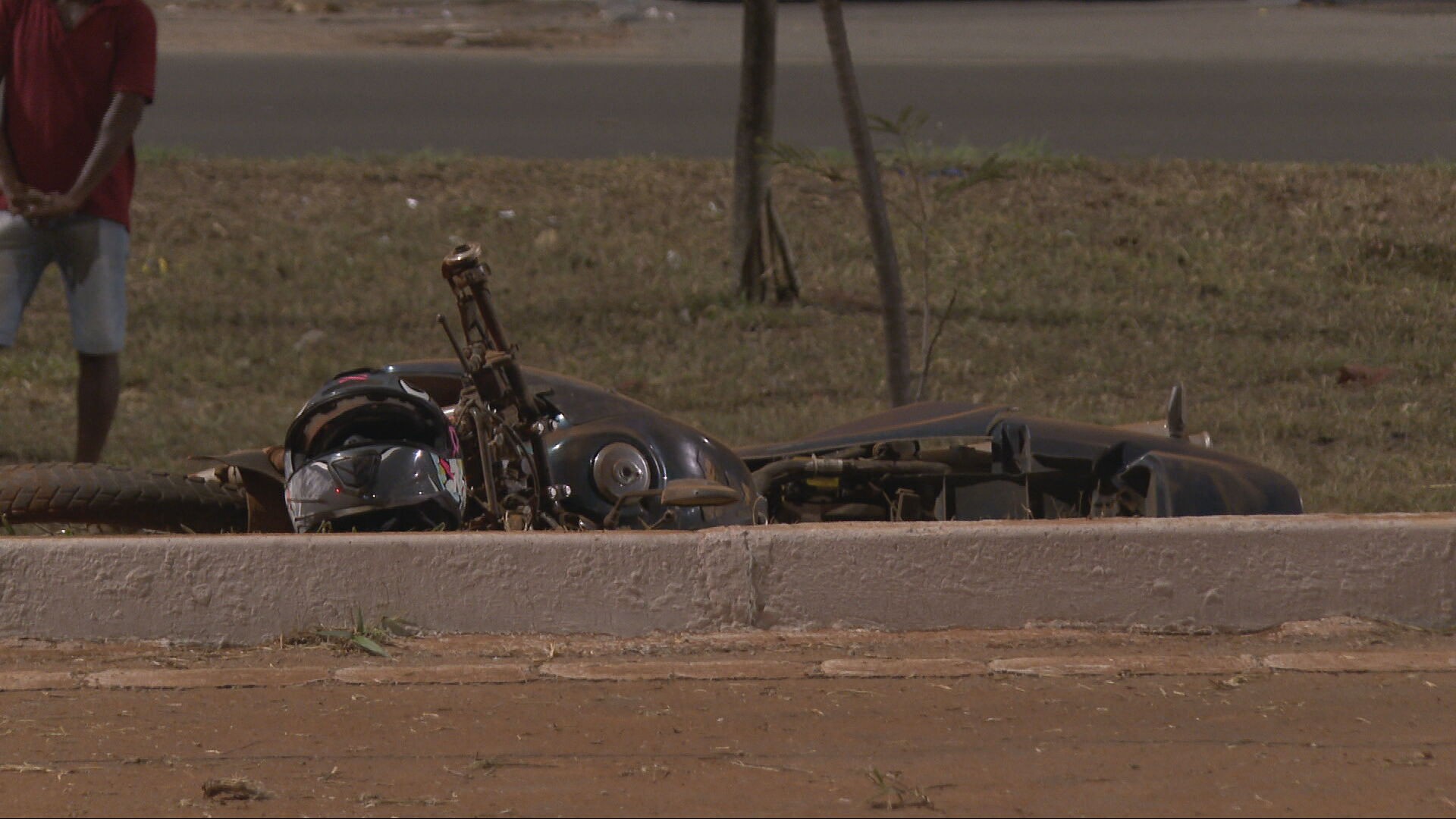 Motociclista morre após bater em poste em Sobradinho II, no DF