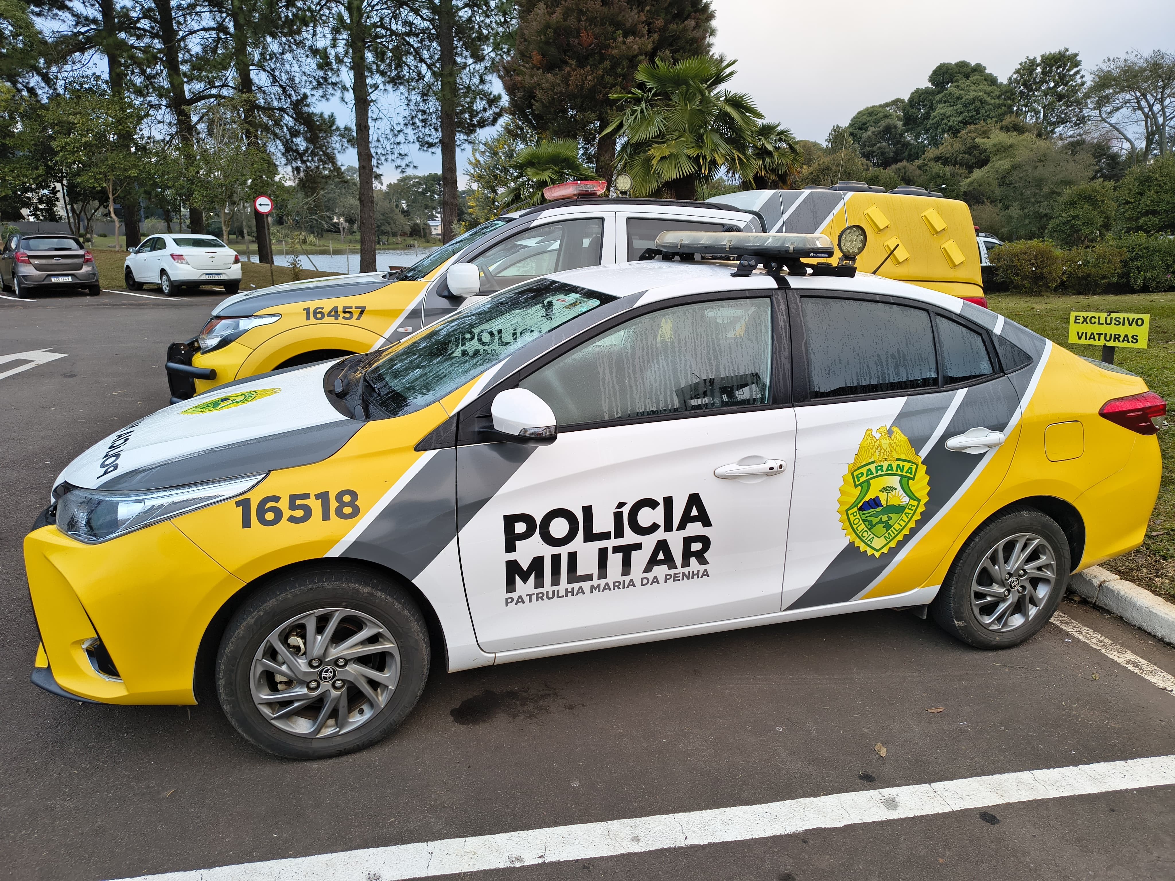 Pai e filho são presos em caso de violência doméstica, no PR; filho agrediu esposa e pai dele tentou impedir entrada da polícia, diz PM