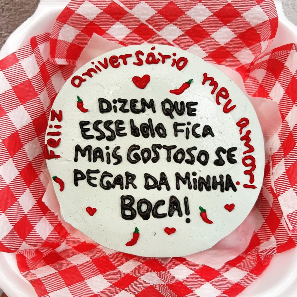 Bento cakes: entenda a febre dos minibolos com frases engraçadas e descubra  onde encomendar em Porto Alegre