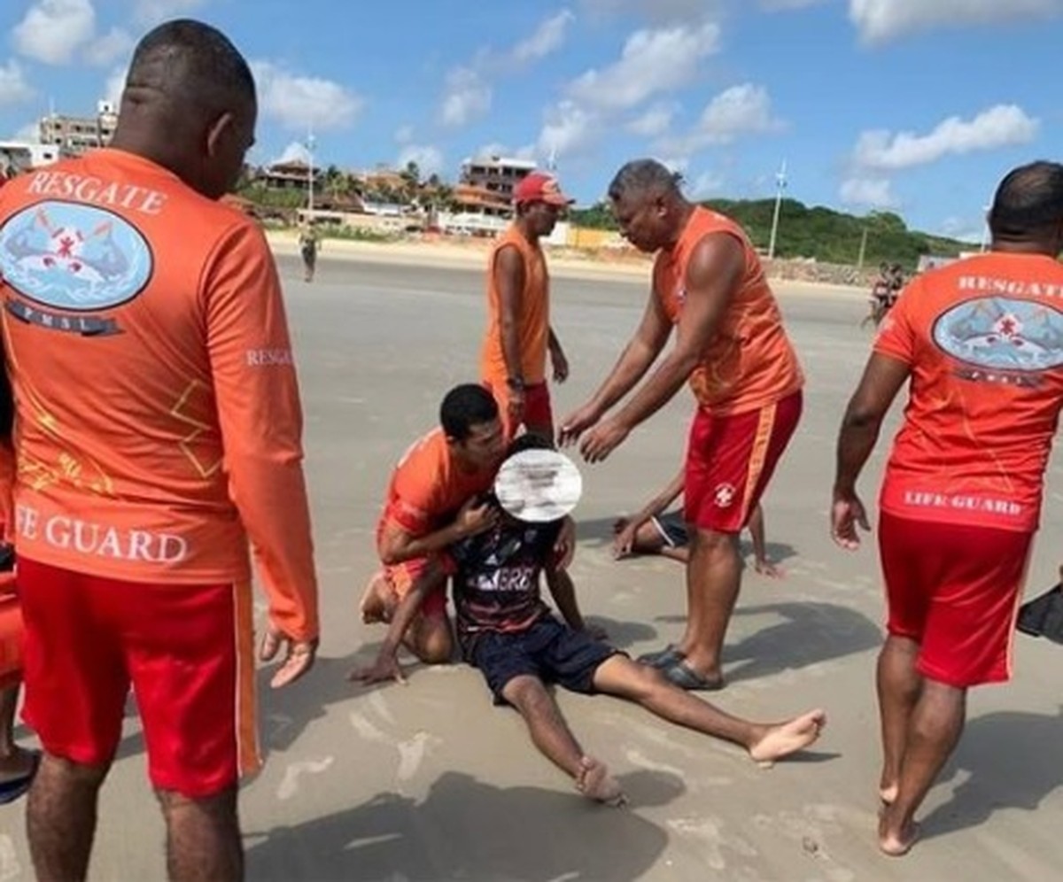 Guarda Vidas Resgatam Quatro Banhistas De Afogamento Na Praia Do Caolho Em São Luís Maranhão G1 7067