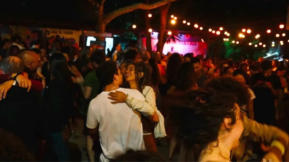 Festival Nacional do Forró de Itaúnas (Fenfit) atrai milhares de pessoas ao Espírito Santo — Foto: TV Gazeta