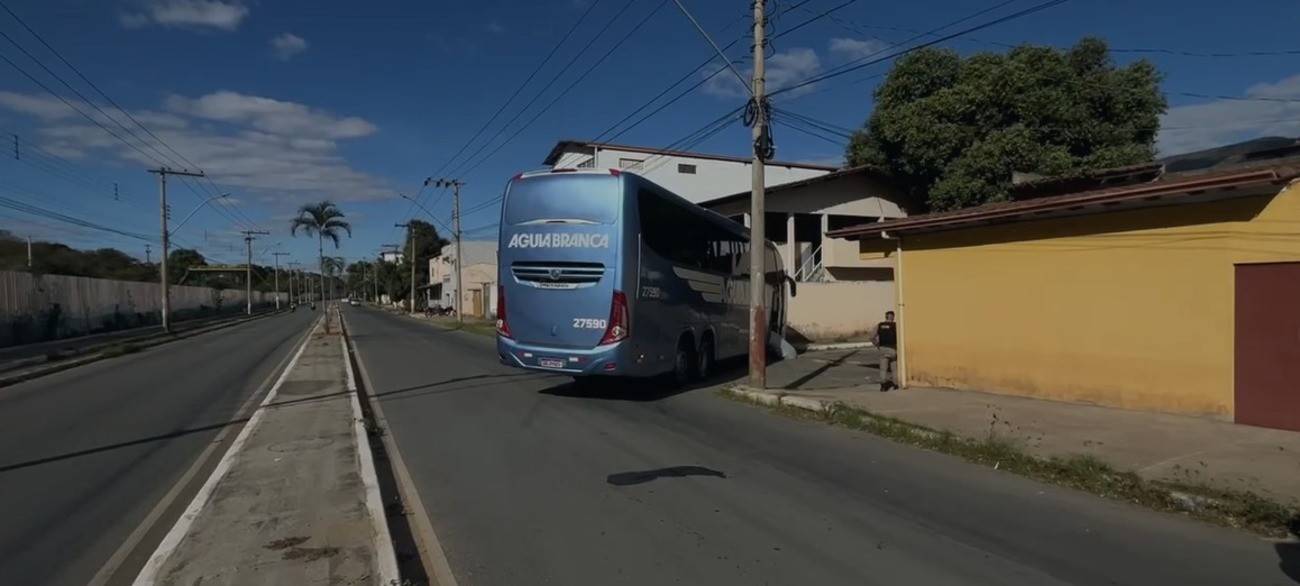 Motociclista morre em acidente com ônibus no bairro Universitário, em Governador Valadares