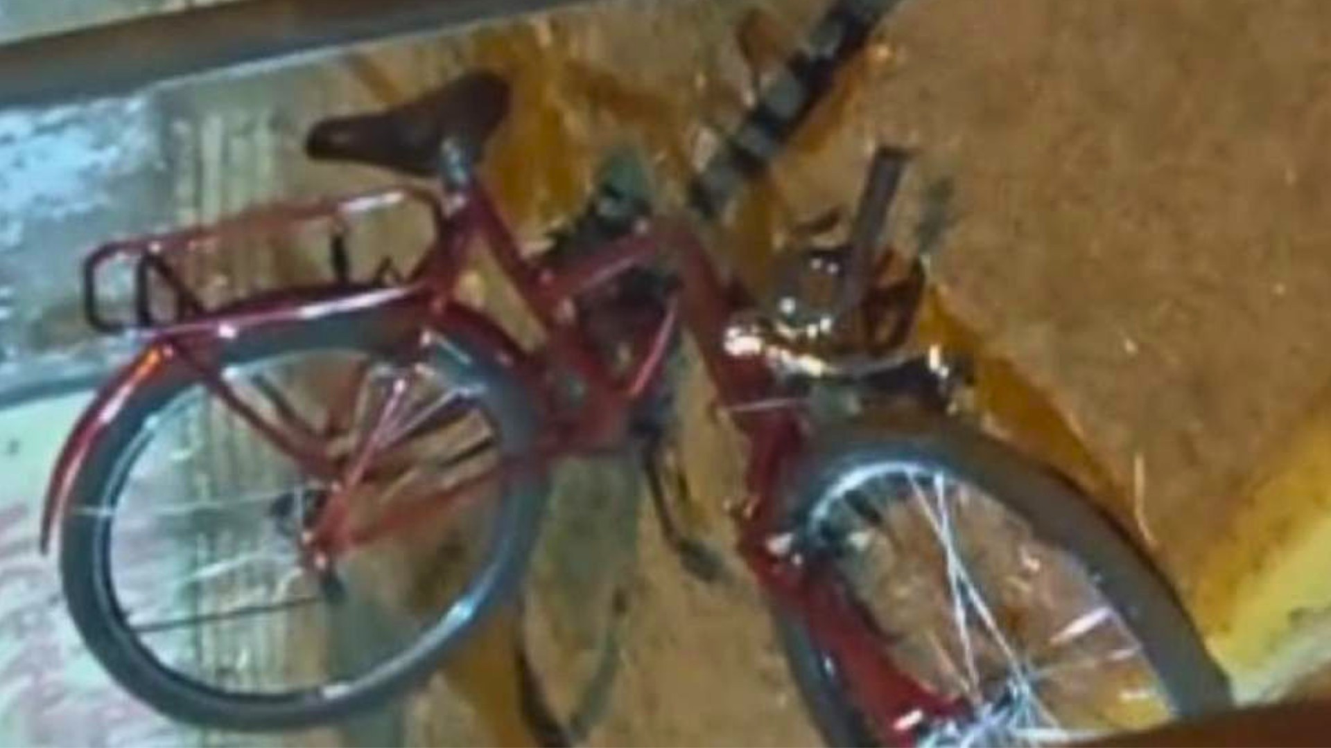 Adolescente embriagado bate motocicleta contra estudante em bicicleta e foge sem prestar socorro 