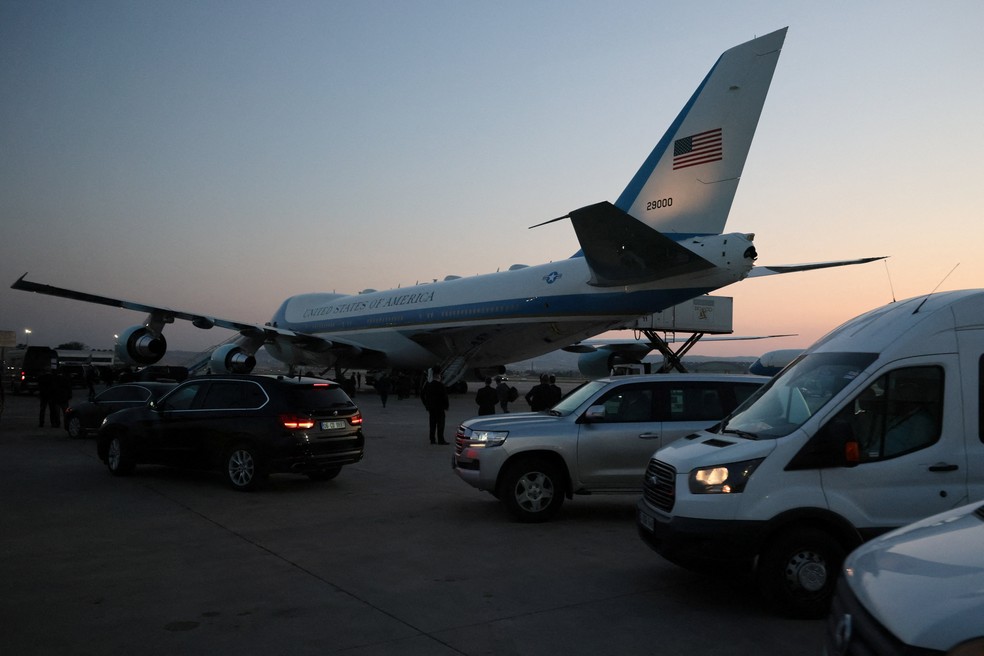 'Antigo' Air Force One decola de aeroporto de Ancara, na Turquia, com Donald Trump a bordo, em 8 de julho de 2026 — Foto: Jonathan Ernst/Reuters