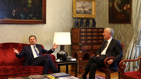 Primeiro-ministro reeleito de Portugal anuncia governo de partido único, sem esquerda nem extrema direita