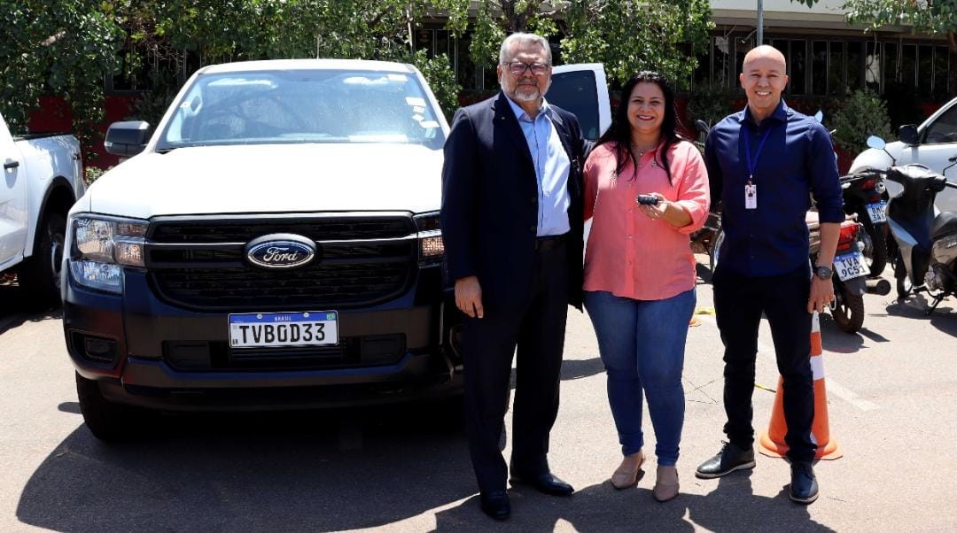 Superintendente exonerada de cargo após filho publicar vídeos dirigindo caminhonete do governo tinha salário de R$ 15,2 mil