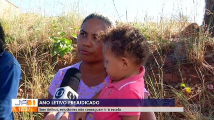 Pais e alunos reclamam mais uma vez de falta de transporte escolar na região sul de Palmas
