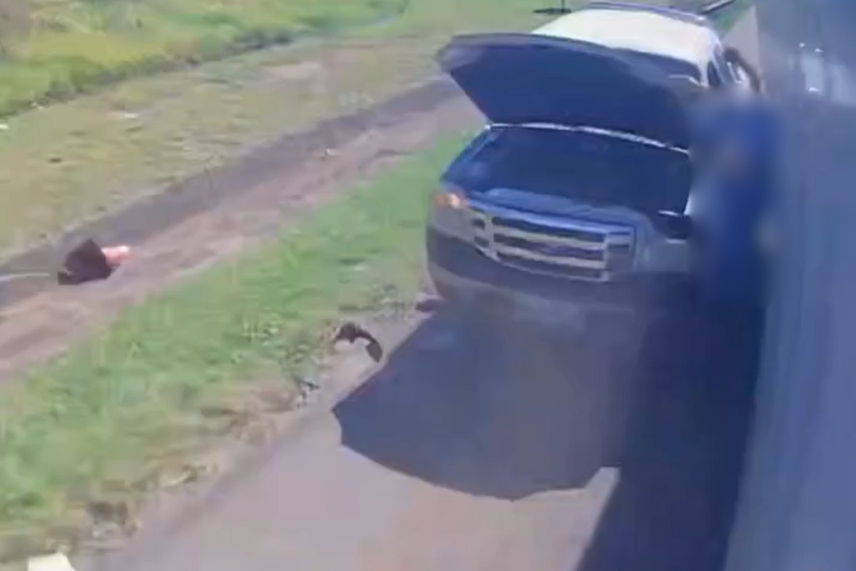 VÍDEO mostra motorista de caminhão mexendo no celular antes de matar homem atropelado na SP-304