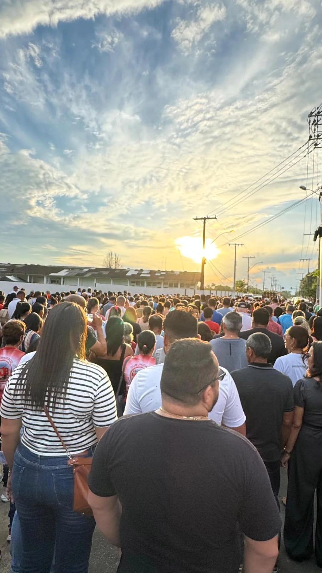Mais de cinco mil fiéis se reúnem em procissão da Via Sacra em Cruzeiro do Sul