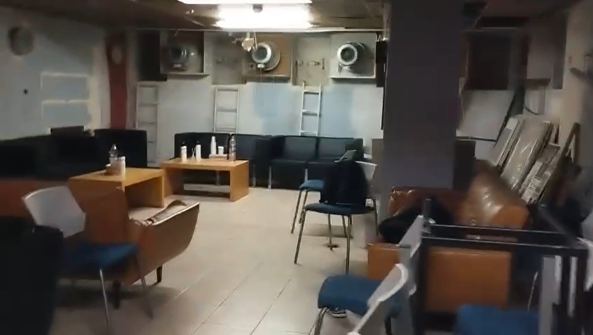 Secretário de Segurança de Porto Alegre mostra bunker onde está abrigado em Israel: 'Rusticidade'