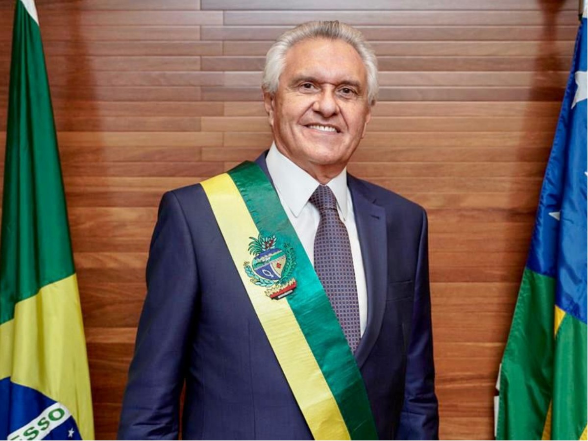 Caiado cobra explicações de Flávio sobre suposto financiamento de filme por dono do Banco Master