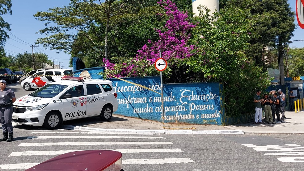 Escola Estadual Sapopemba, na Zona Leste de SP, palco de um assassinato a uma estudante de 17 anos. — Foto: Rodrigo Rodrigues/g1