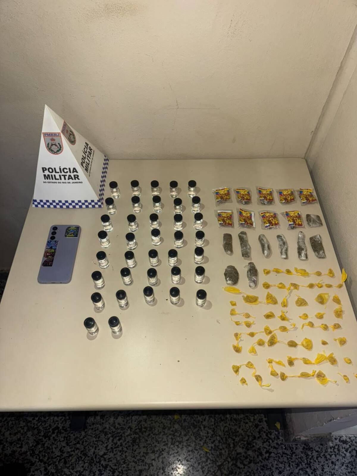 Homem é preso com drogas em Paraty