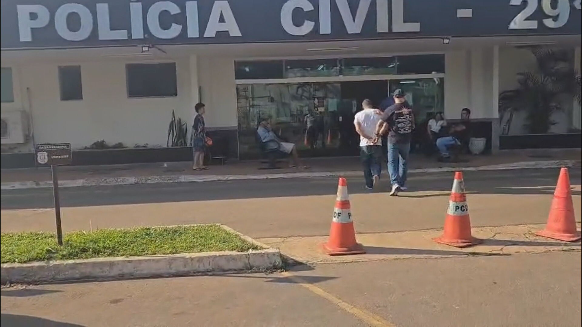 Homem espanca companheira, desfigura seu rosto e publica vídeos íntimos no DF