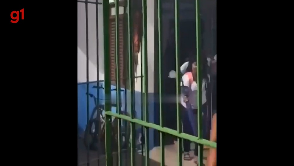 Incêndio em medidor de energia causa correria em escola em São Luís — Foto: Divulgação/Redes Sociais