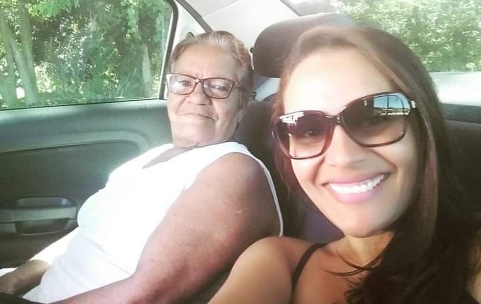 Edilene Bacelar, filha de Graça Bacelar, de 70 anos, que morreu na tragédia, também falou com o g1 — Foto: Arquivo pessoal