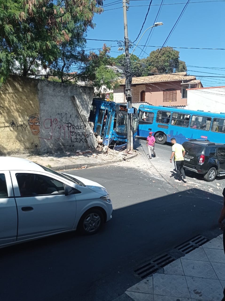 Empresa de ônibus de BH é condenada a pagar R$ 200 mil por 'ofender dignidade' de funcionários