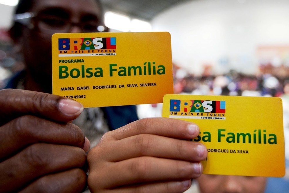 Novo Bolsa Família, que sai nesta quinta, pagará R$ 600 por família, R$ 150  por criança de até 6 anos e R$ 50 para jovens de até 18 | Política | G1