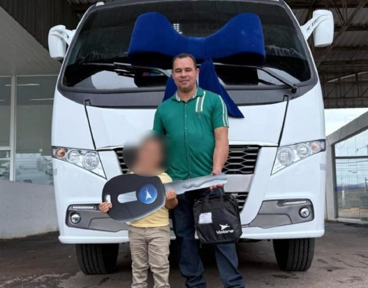 Corpo de motorista de micro-ônibus que caiu no Rio Curuá-Una, em Santarém, é encontrado; adolescente segue desaparecido