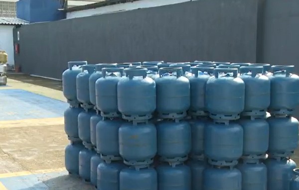 Gás de cozinha fica 10,5% mais caro a partir desta sexta-feira — Foto: Reprodução / TV Bahia