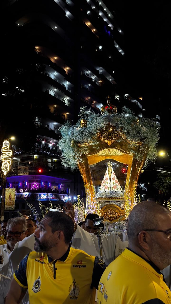 Círio 2025: Nossa Senhora de Nazaré recebe homenagens pela Avenida Presidente Vargas na Trasladação
