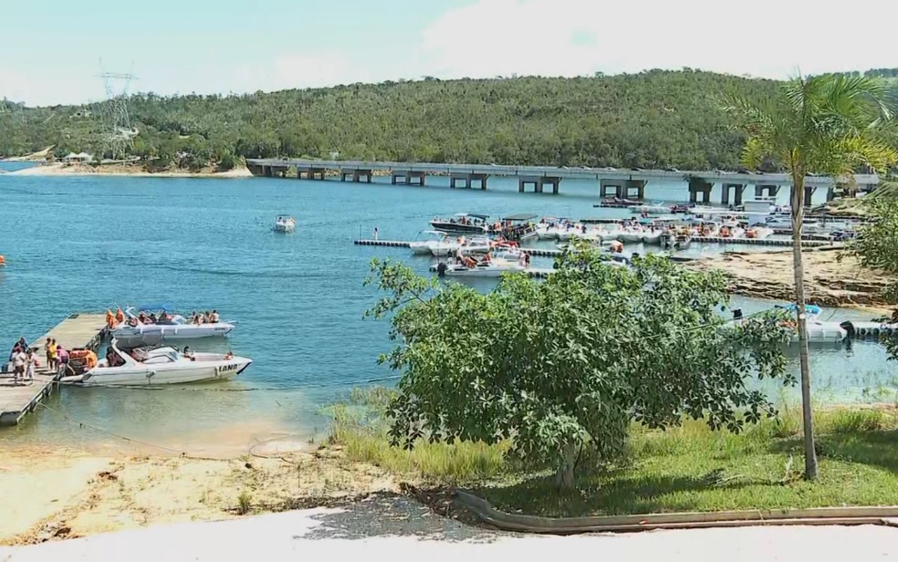 Lago de Furnas atingiu o pior volume para o início do outono dos últimos quatro anos — Foto: Reprodução: EPTV