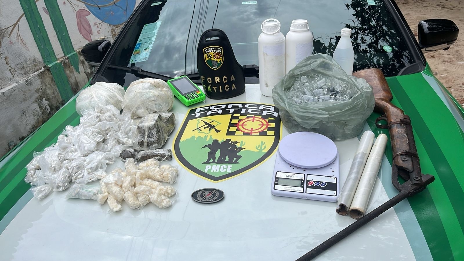 Homem é preso com espingarda e 1.400 trouxas de maconha 'ICE' em Fortaleza