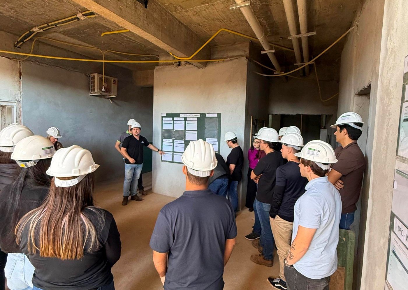 Vectra promove visitas de estudantes de engenharia nos canteiros 