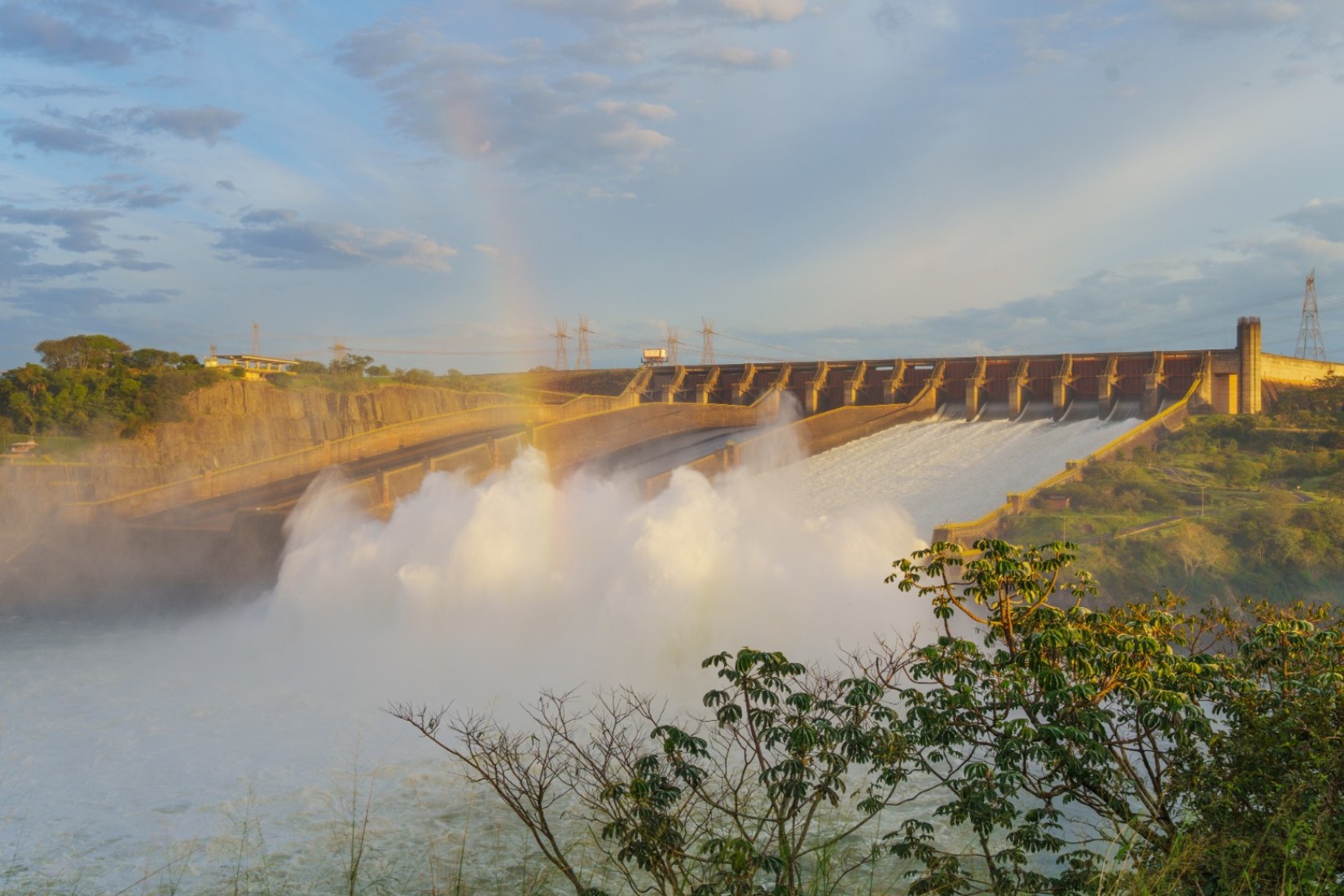 VÍDEO: Itaipu abre vertedouro pela 3ª vez no ano para controlar nível do reservatório