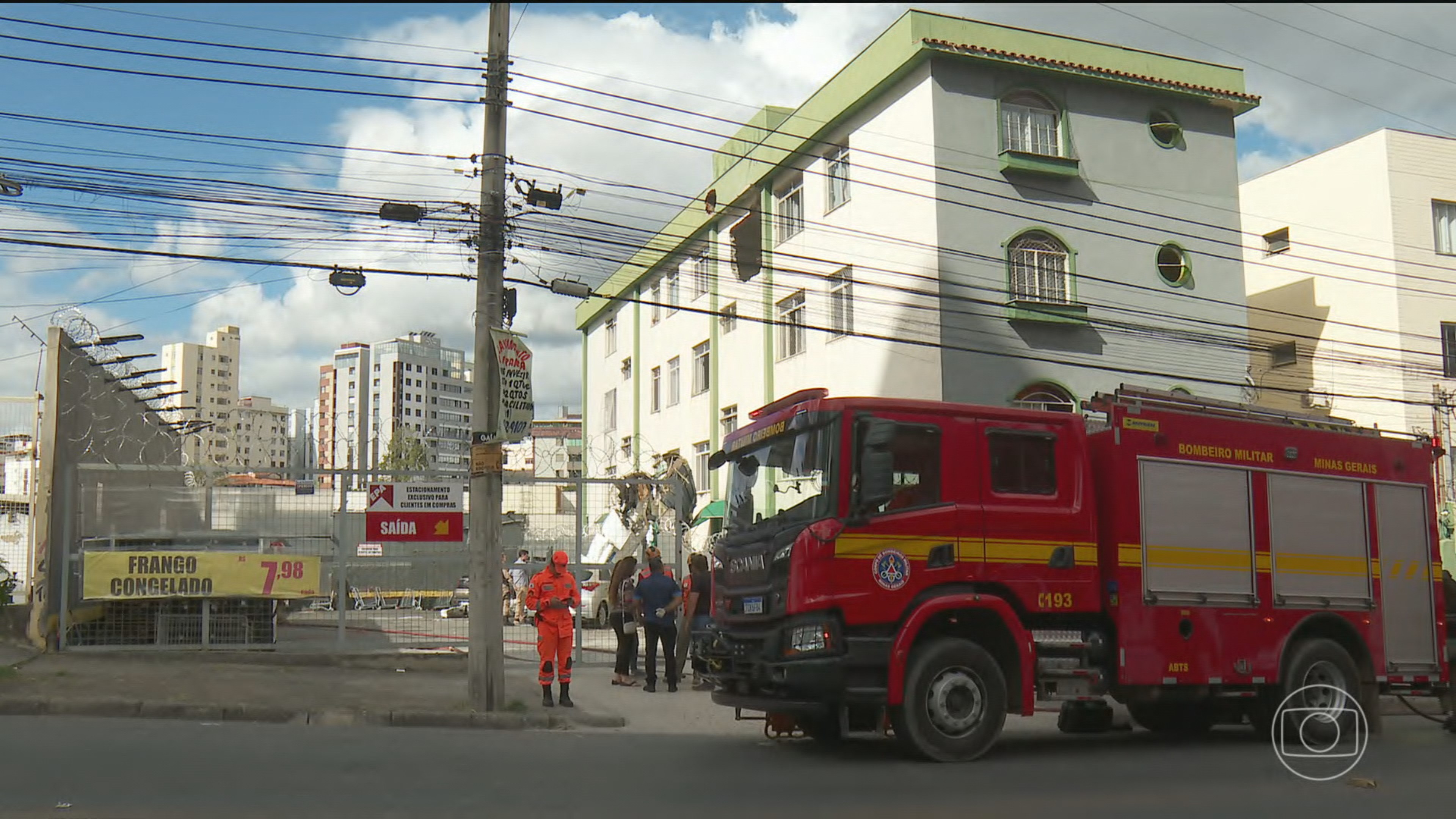 'Prédio tremeu', conta morador de edifício atingido por avião em BH