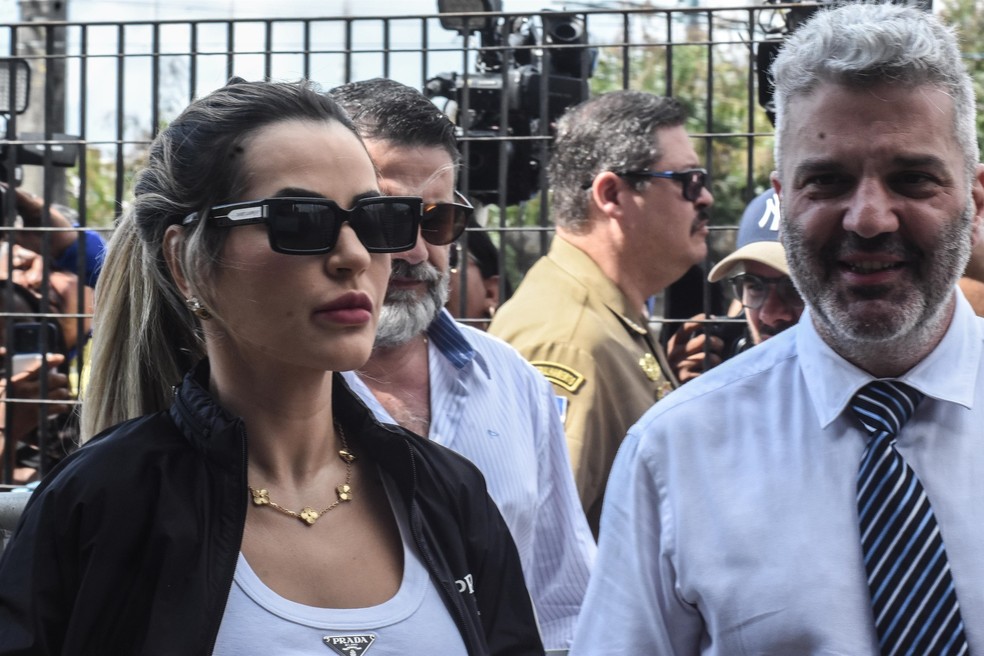 Deolane Bezerra deixa Fórum no Recife após assinar termo de soltura — Foto: Genival Paparazzi/AgNews