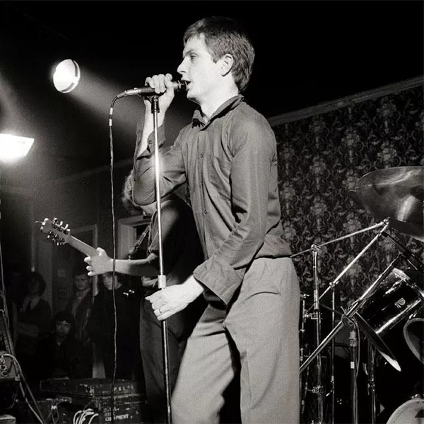 Ian Curtis: 40 anos depois, obra do cantor do Joy Division é
