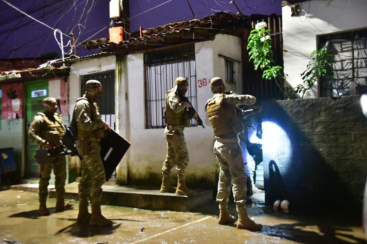 Suspeitos de assassinatos no bairro do Bom Parto são presos em operação da SSP em Maceió e Messias