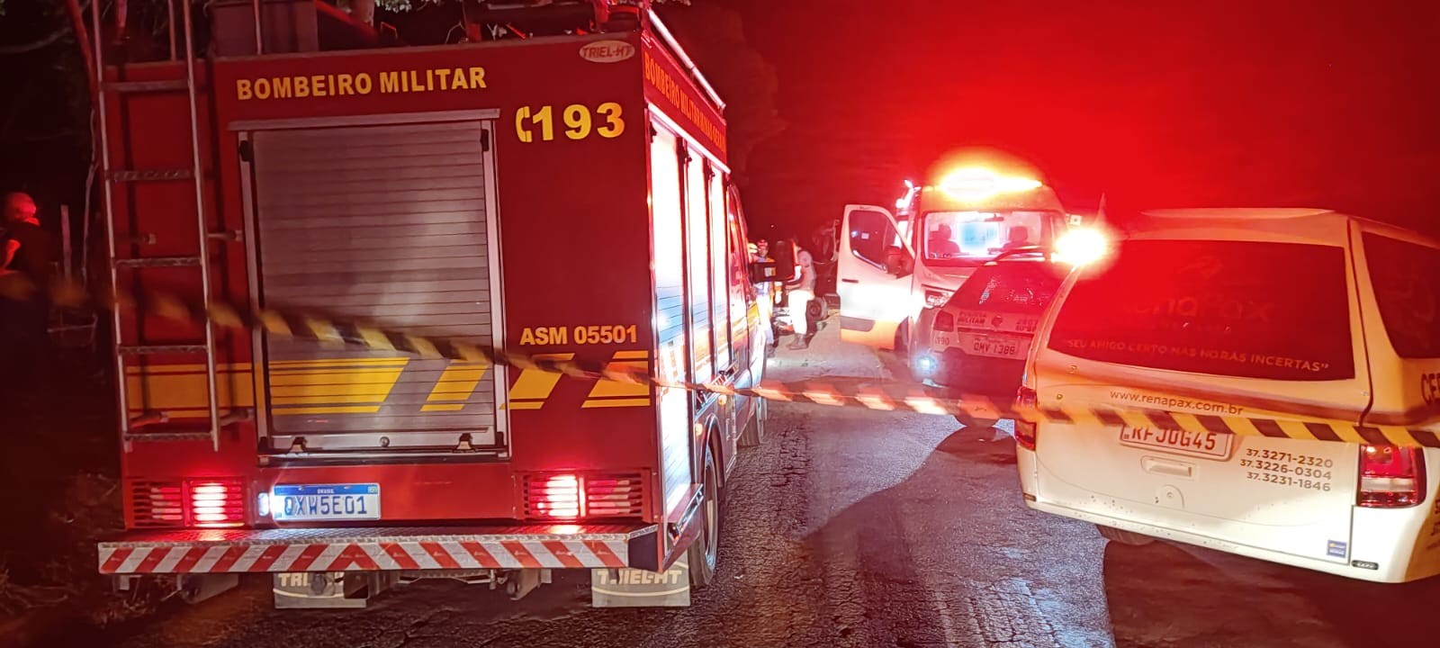 Casal de idosos morre em batida entre carro e ônibus na MG-352