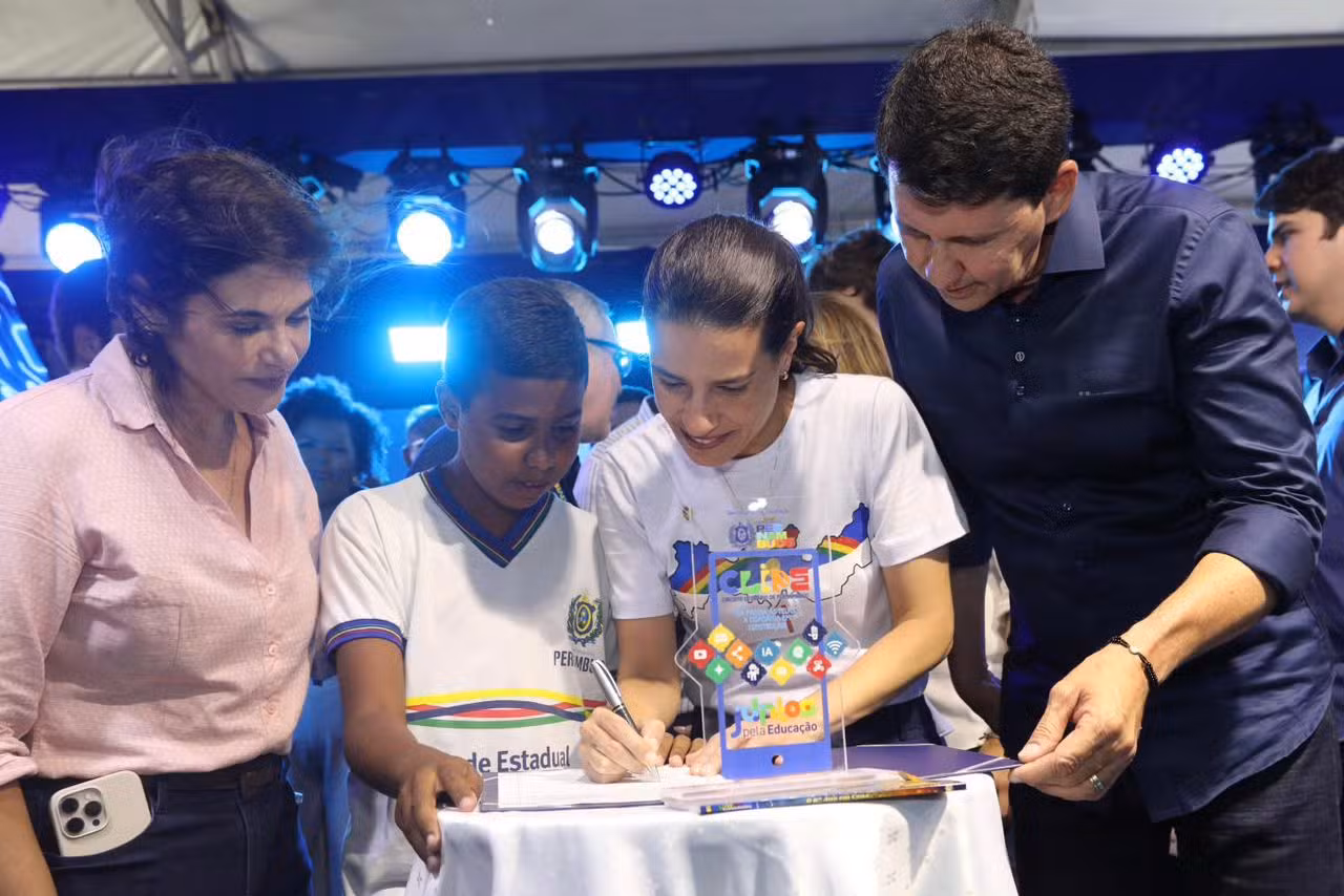 Governadora Raquel Lyra cumpre agenda no Sertão de PE com entregas, anúncios e vistorias 