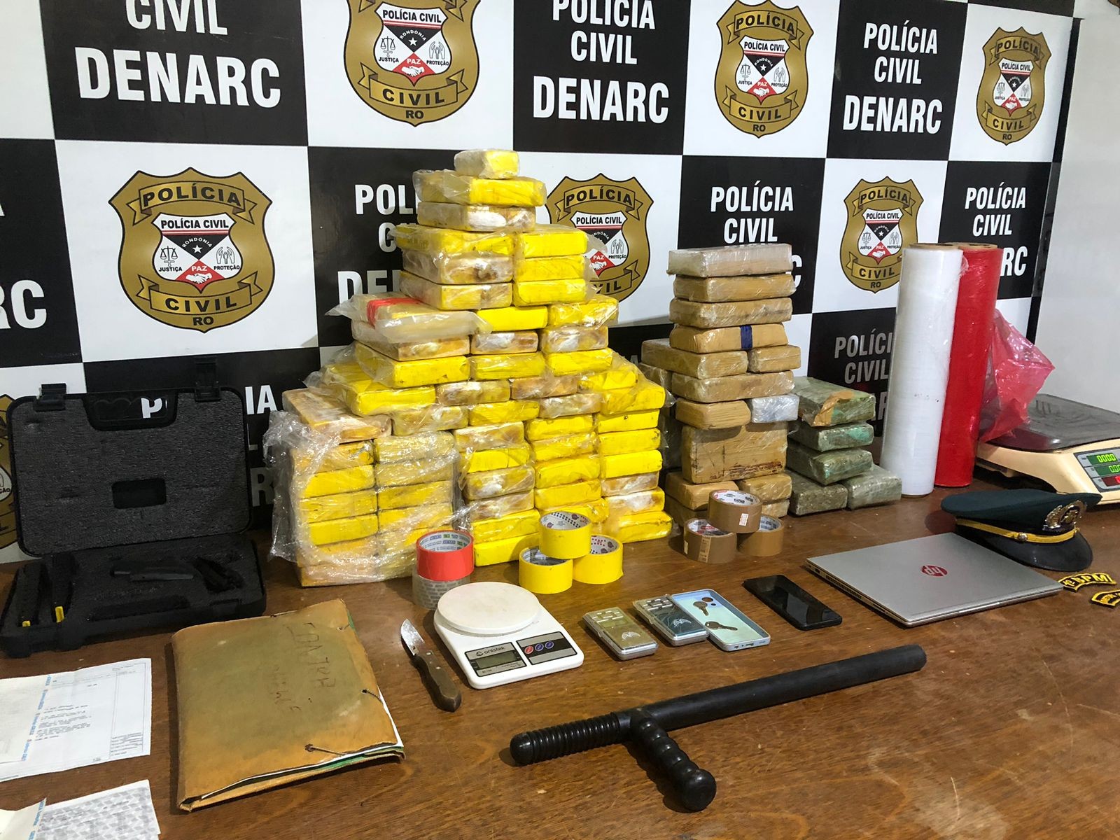 Mais de 80 quilos de drogas são apreendidos na residência de um policial militar aposentado em RO