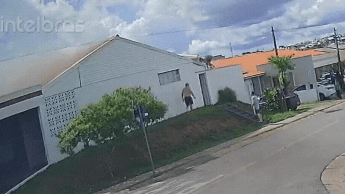 VÍDEO: bombeiro de folga sobe em telhado e salva vizinha de incêndio em condomínio de Cuiabá