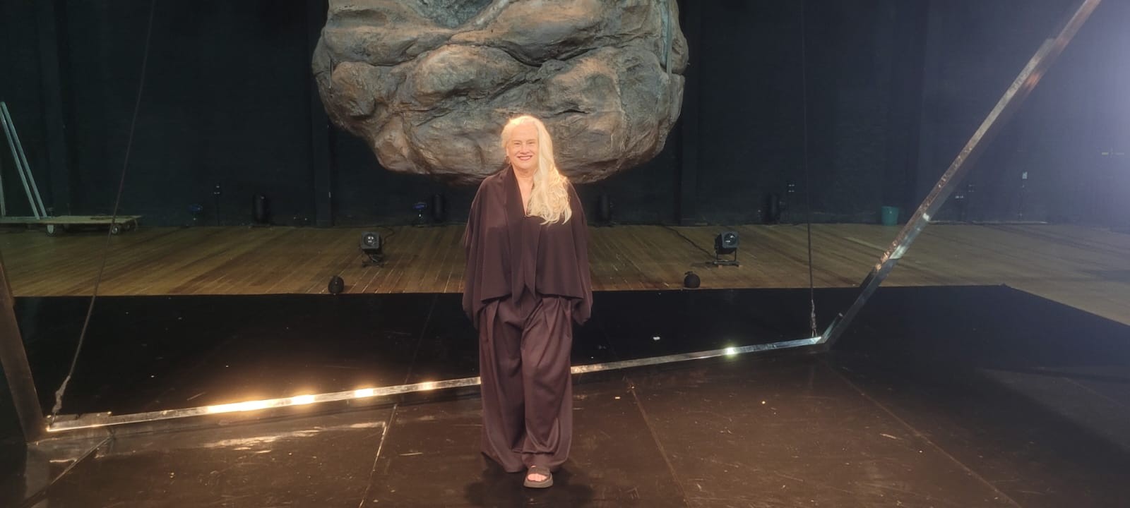 Vera Holtz encena peça 'Ficções' pela 3ª vez em Rio Preto: 'teatro é bom quando tem muita gente'