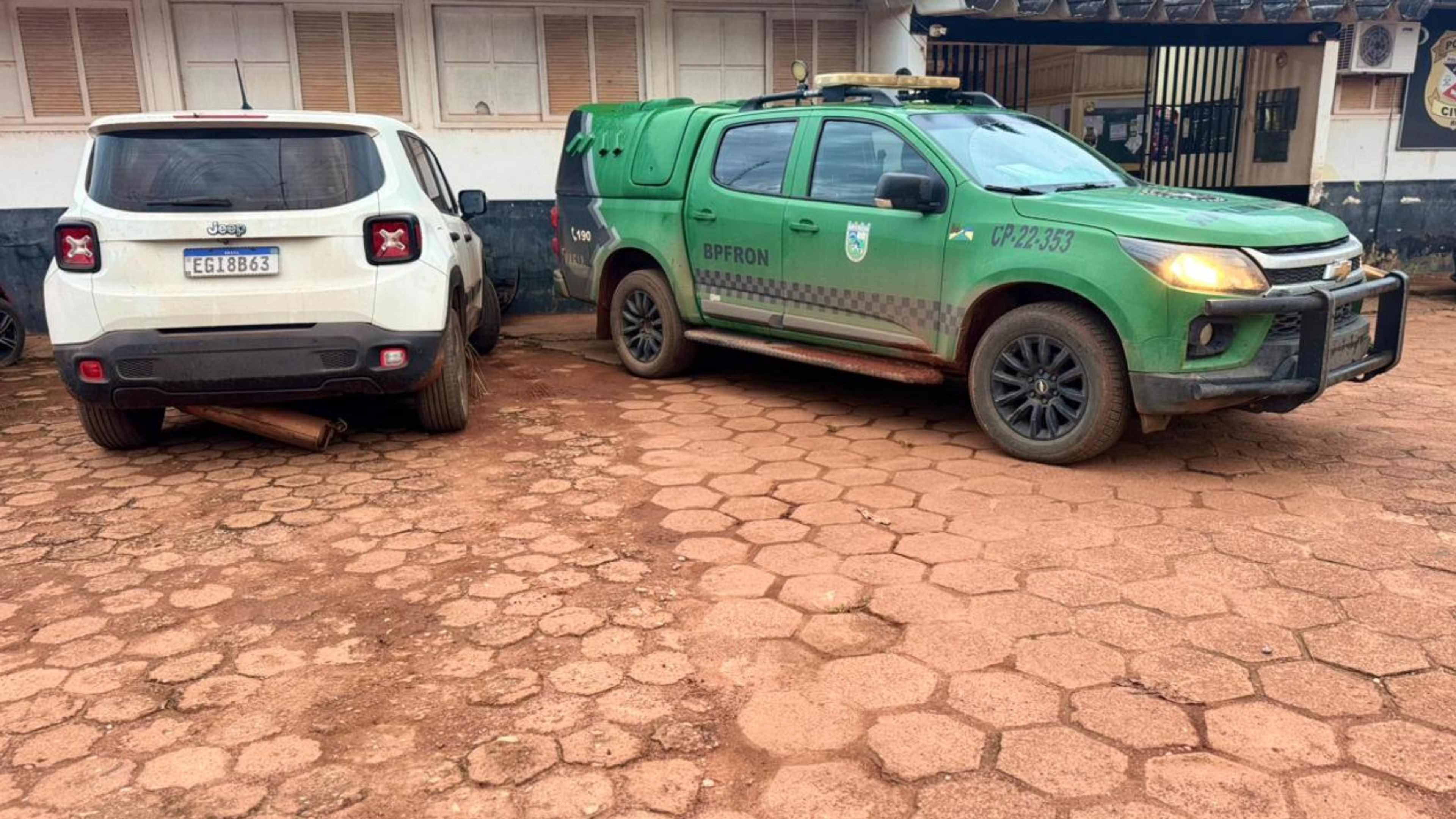 VÍDEO: Carro que seria levado para a Bolívia é apreendido após fuga em RO