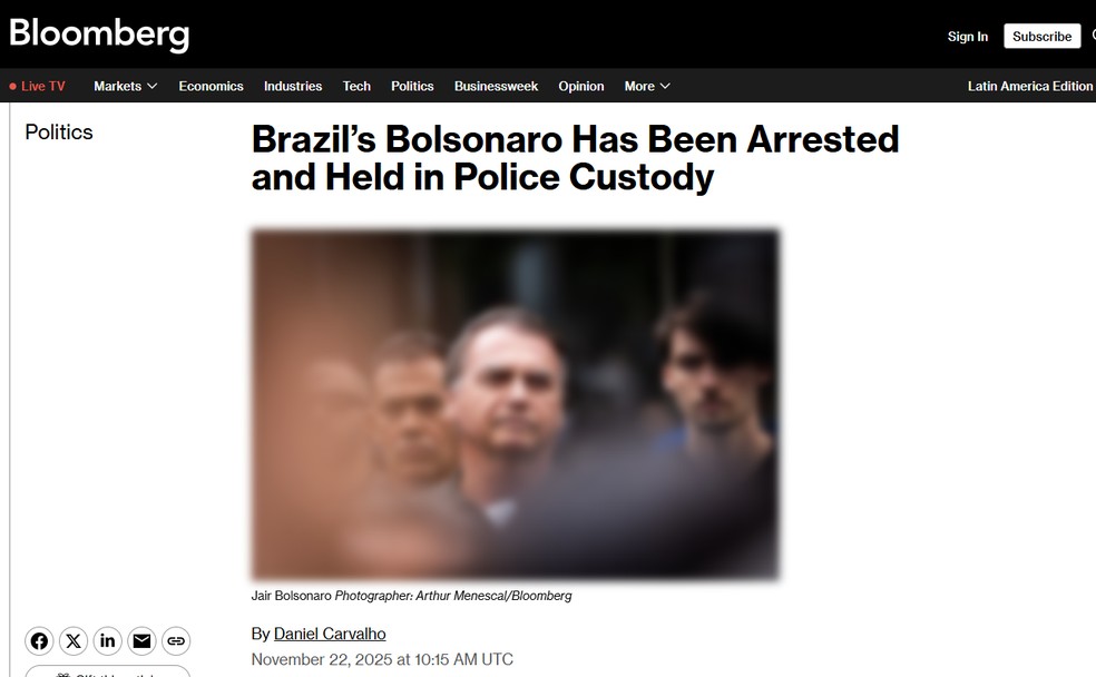 A agência de notícias Bloomberg noticia a prisão do ex-presidente Jair Bolsonaro, em 22 de novembro de 2025. — Foto: Reprodução/ Bloomberg